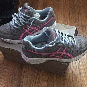 Asics Sneakers
